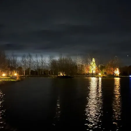 Luxury Shepherds Hut - The Sweet Pea By The Camping York